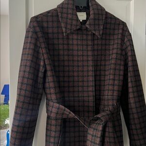 VINCE PLAID PRINT COAT Vince Coat
Black 
Long
Slit Pockets & Button Closure